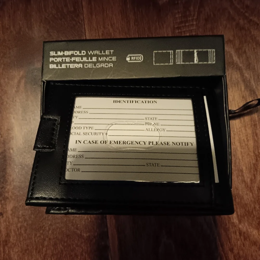Chicago Whitesox Front Pocket Wallet with RFID Blocking NIB